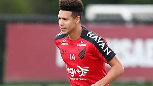 Marquinhos Gabriel se vê na berlinda no Athletico