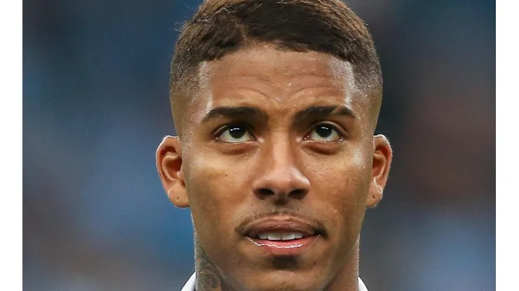 Diego Souza 'puxa orelha' de Jean Pyerre