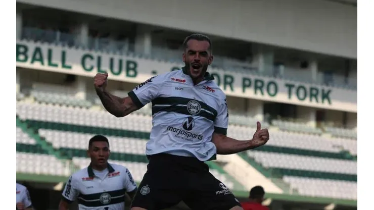Barroca testa Coritiba com Rhodolfo e Renê Jr para encarar o Flamengo
