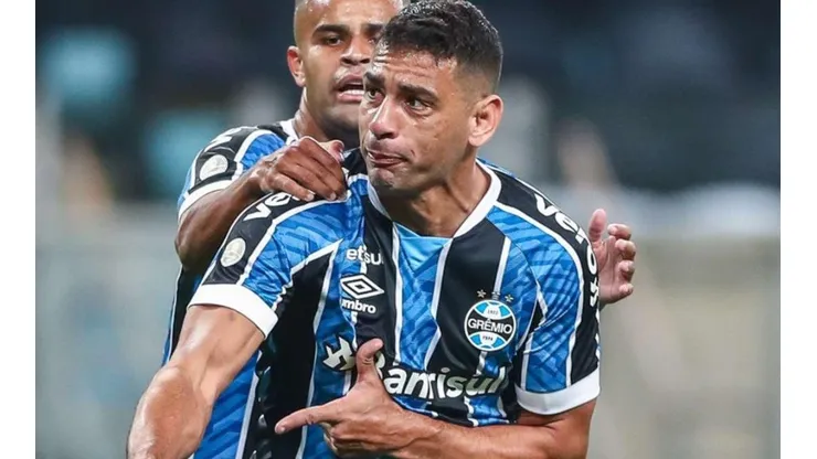 Diego Souza desperdiçou grande oportunidade na partida.