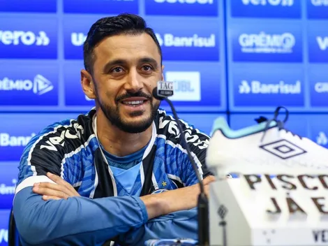 Robinho provoca o Inter ao se apresentar no Grêmio