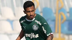 Luxa explica Alan na reserva: "Tem que mostrar que merece no treino"