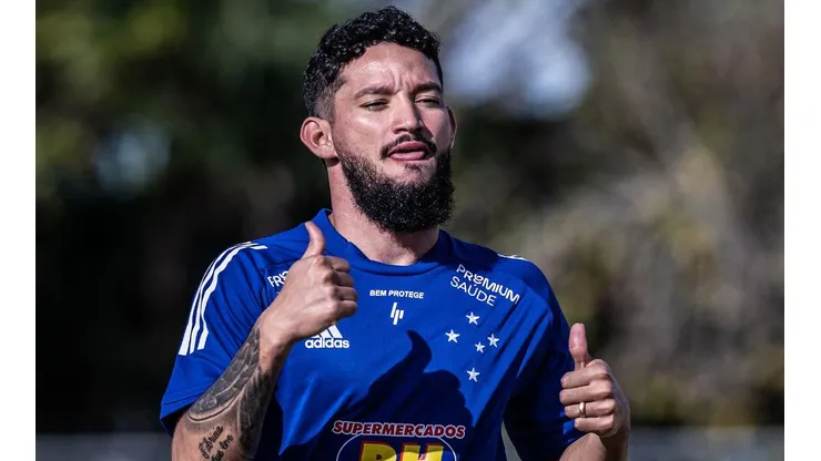 Após Arthur Caike, Cruzeiro encaminha contratação de novo atacante
