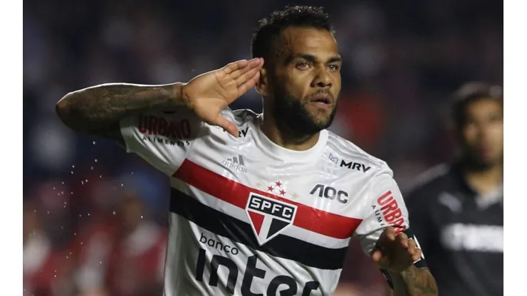 Dani Alves entende necessidade de melhores atuações no São Paulo