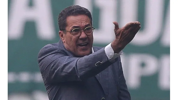 Luxemburgo alfineta péssima fase de meias do Palmeiras