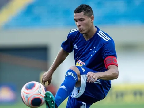 Cruzeiro encaminha saída de Matheus Cunha e zagueiro