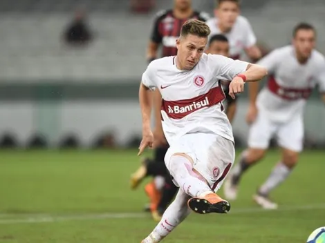 Fora dos planos de Eduardo Coudet, Richard espera definir seu futuro em breve; destino do jogador deve ser a Europa