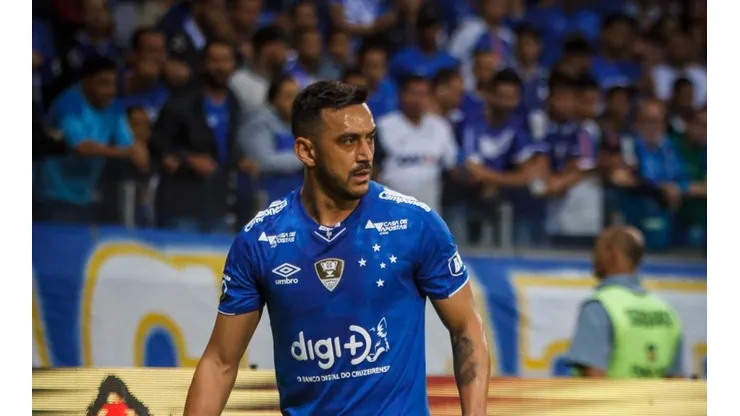 Cruzeiro vai à Justiça e Robinho pode ter de se reapresentar na Raposa