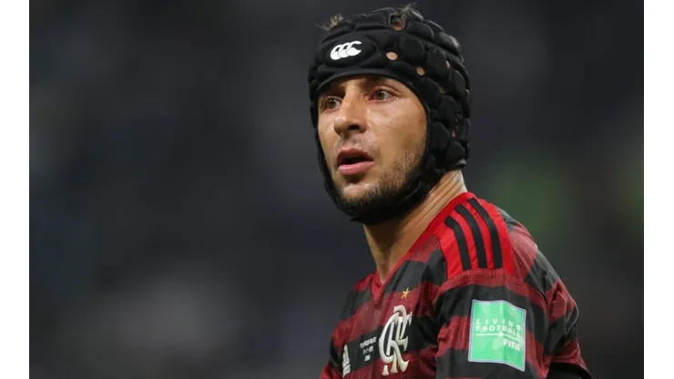 Rafinha pode deixar o Flamengo.