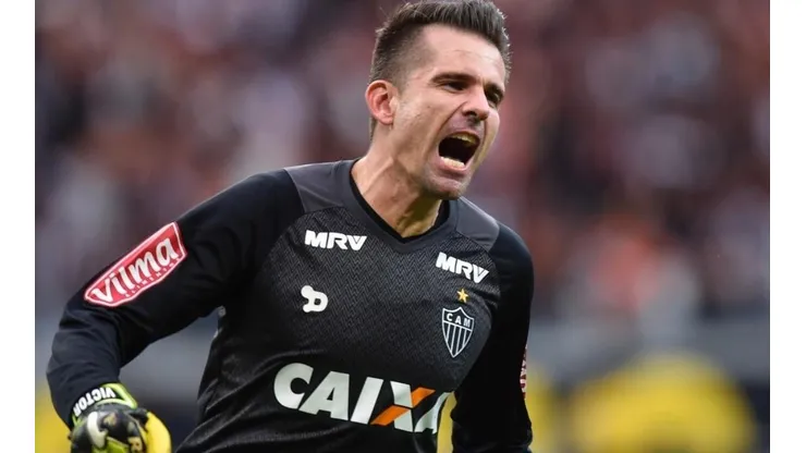 Atlético oferece Victor e meio-campista estrangeiro ao Santos