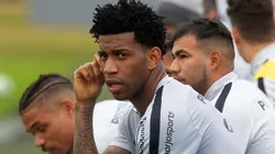 Gil e mais um testam positivo para Covid-19 no Corinthians