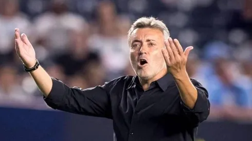 Torcedores não concordaram com atitude da CBF.