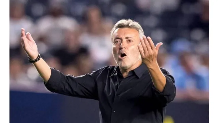 Torcedores não concordaram com atitude da CBF.