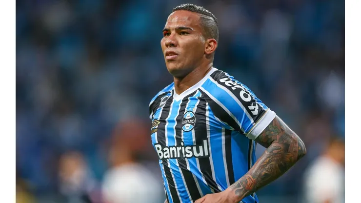 Em busca de atacantes para o Grêmio, Renato recebe ligação de Jael