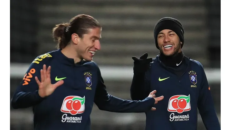 Neymar não perdoa Filipe Luís por gol contra