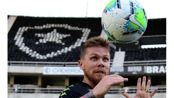 Botafogo entra no Brasileirão com 3 disputas no time titular