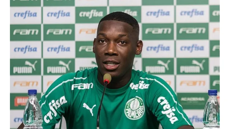 Luxa pede pés no chão para imprensa e torcedores sobre Patrick