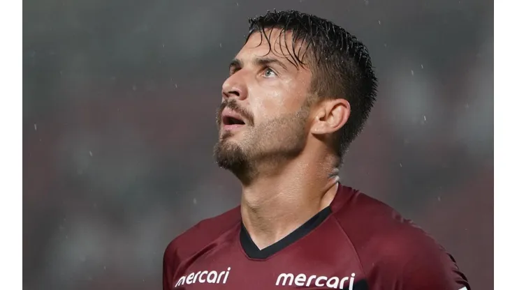 Grêmio inicia negociação por Everaldo