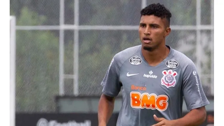 Éderson pode ser "sacado" por Tiago Nunes para decisão no Paulistão