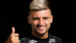 Titular de Autuori, atacante é exaltado por Victor Luis