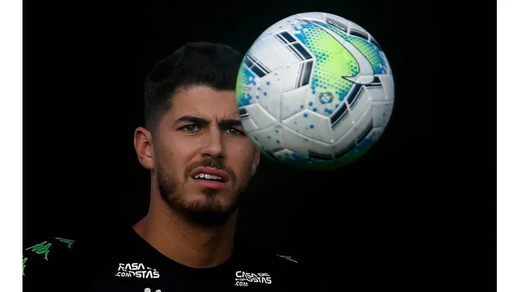 Lille vem forte e estuda proposta para levar Pedro Raul do Botafogo