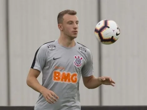 Carlos Augusto pode deixar o Timão após o Paulistão