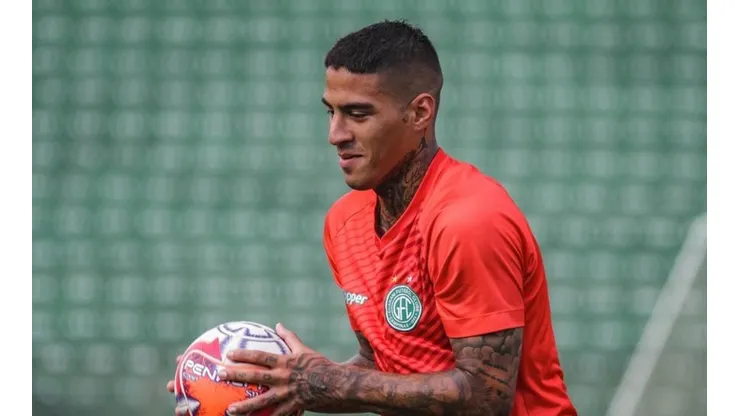 Carlinhos minimiza atrasos salariais no Vasco