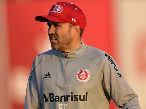 Coudet chama responsa após derrota e Barcellos cobra grupo