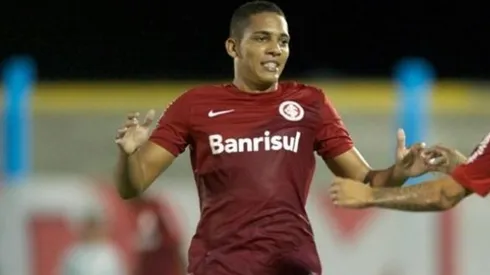 Venda de Gilberto ao Benfica rende valores ao Internacional