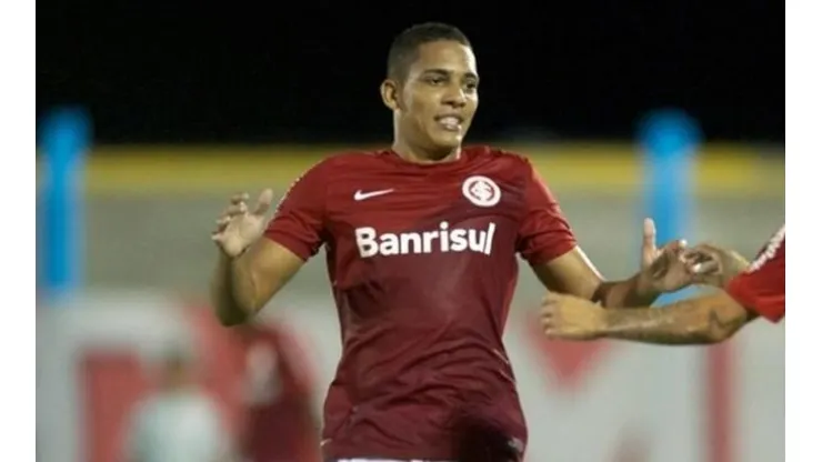 Venda de Gilberto ao Benfica rende valores ao Internacional