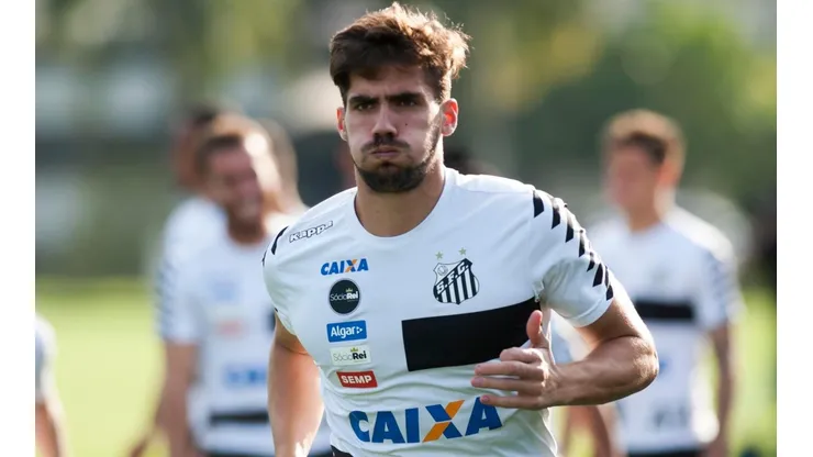 Santos acena possibilidade de negociar Fabián Noguera