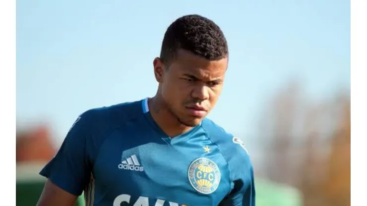 Após período de empréstimo, Yan Sasse retorna ao Coritiba