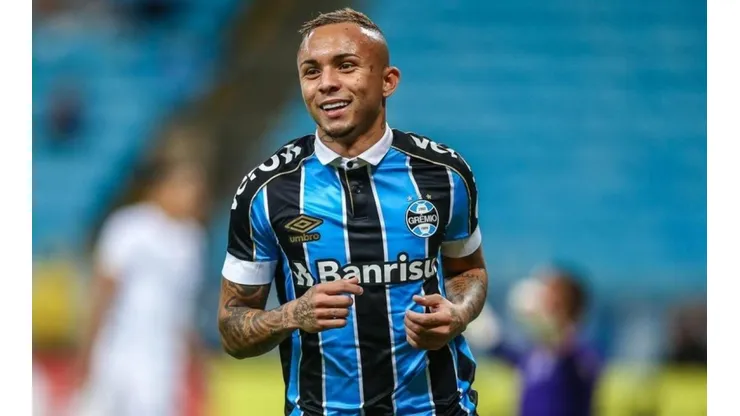 Com provável despedida de Everton, Grêmio está escalado para o Gre-Nal