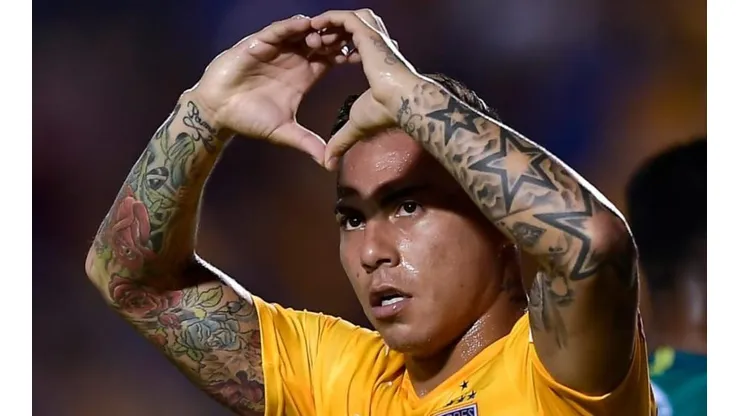 Tigres define preço para negociar Vargas com o Atlético