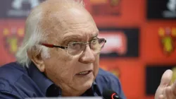 Milton Bivar confirma possibilidade de negociar atacante