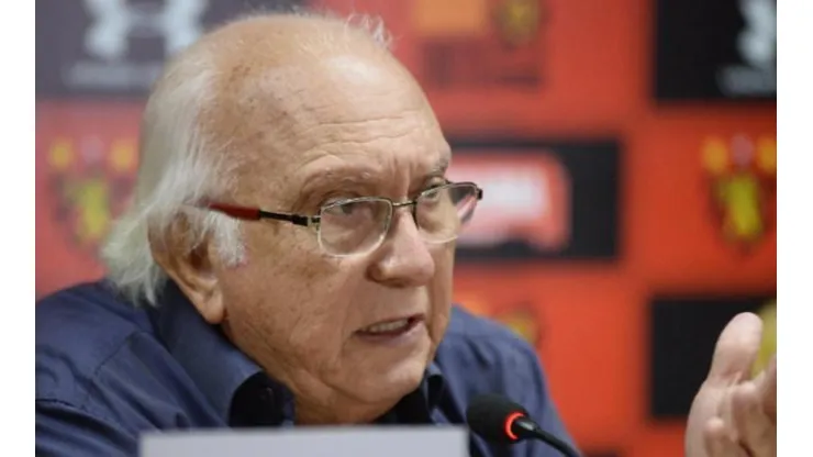 Milton Bivar confirma possibilidade de negociar atacante