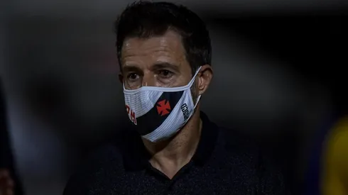 Diretoria do Vasco pega Ramon de surpresa e afasta meia