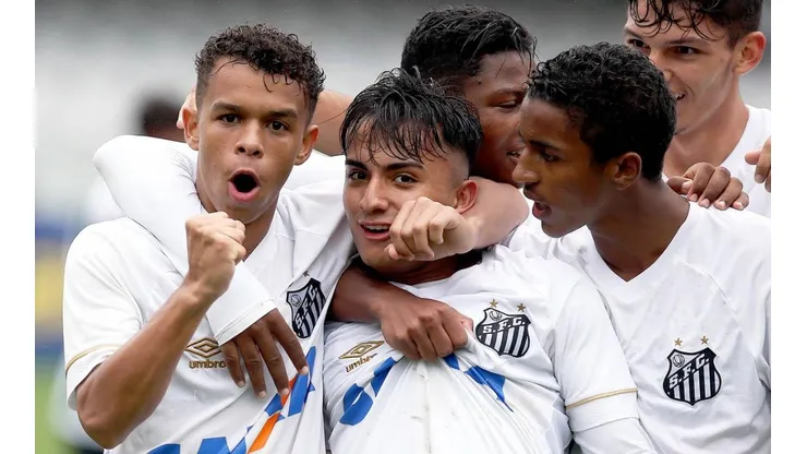 Santos “ignora” Meninos da Vila e monitora meia do Água Santa