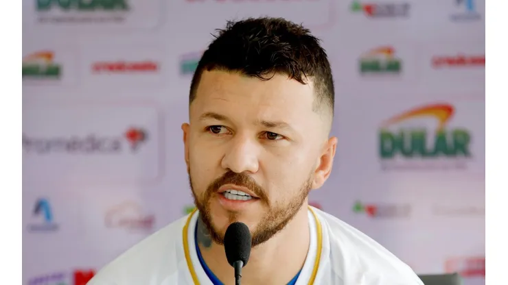 Rossi ganha vaga entre os titulares na final da Copa do Nordeste