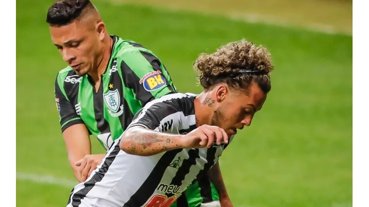 Guga sai lesionado e Sampaoli ganha reforço defensivo no Galo
