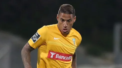 Vasco aguarda Carlinhos e prepara terreno para saída de meio-campista