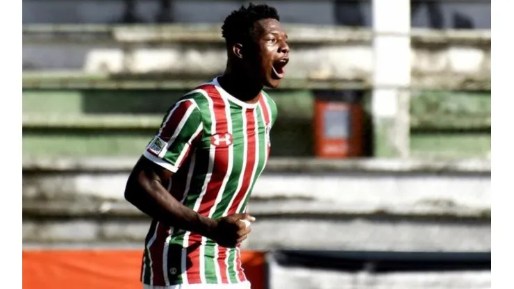 Fluminense conduz idas de Lucas Ribeiro e mais um ao Estoril-POR