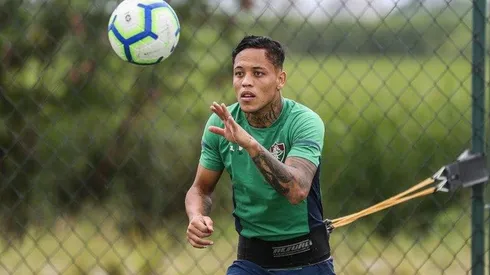 Reforço inesperado pode fazer Orinho perder mais espaço no Fluminense