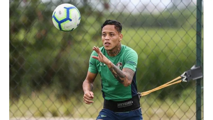 Reforço inesperado pode fazer Orinho perder mais espaço no Fluminense