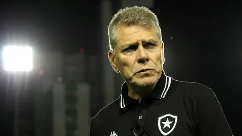 Paulo Autuori faz duras críticas à diretoria do Botafogo por atrasos salariais