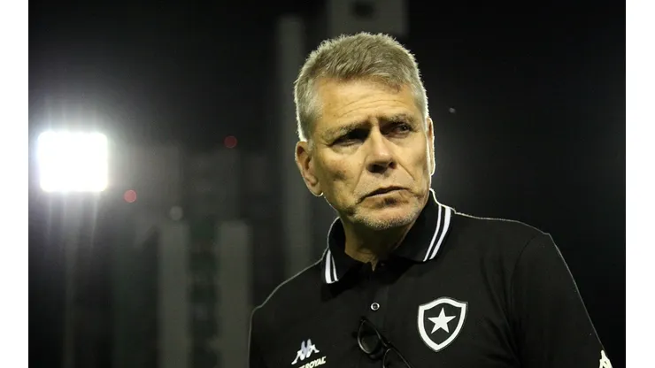 Paulo Autuori faz duras críticas à diretoria do Botafogo por atrasos salariais