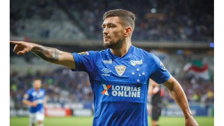 Cruzeiro monta estratégia para receber R$ 7 milhões da venda de Arrascaeta
