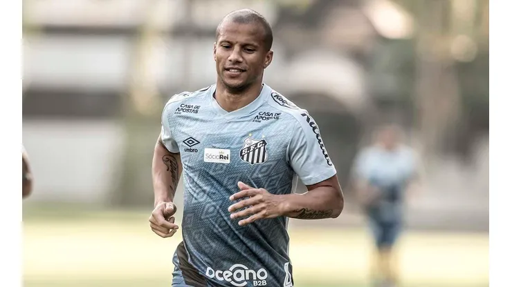 Sánchez destaca evolução do Santos e alerta para excesso de erros
