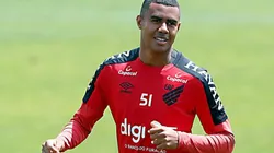 Sem Erick, alternativa para a lateral do Athletico é definida
