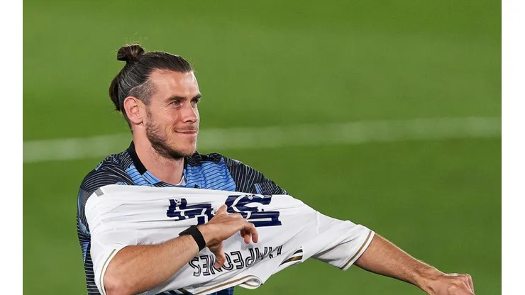 Gareth Bale toma a frente e comunica futuro ao treinador Giggs